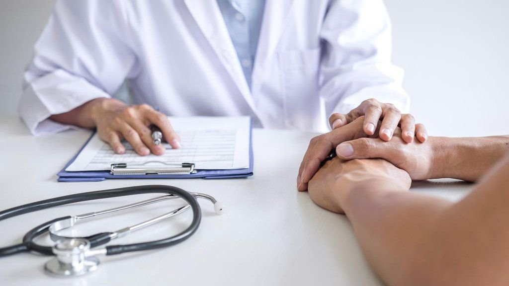 Clinical ethics for doctors: from principles to practice